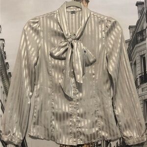 None Branded Made in Korea Satin Button Up Long-sleeve Size Small